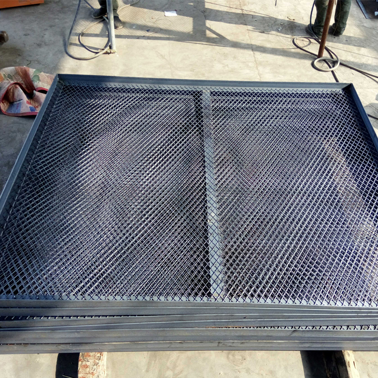 鋼板網(wǎng)護欄 鋼板網(wǎng)護欄